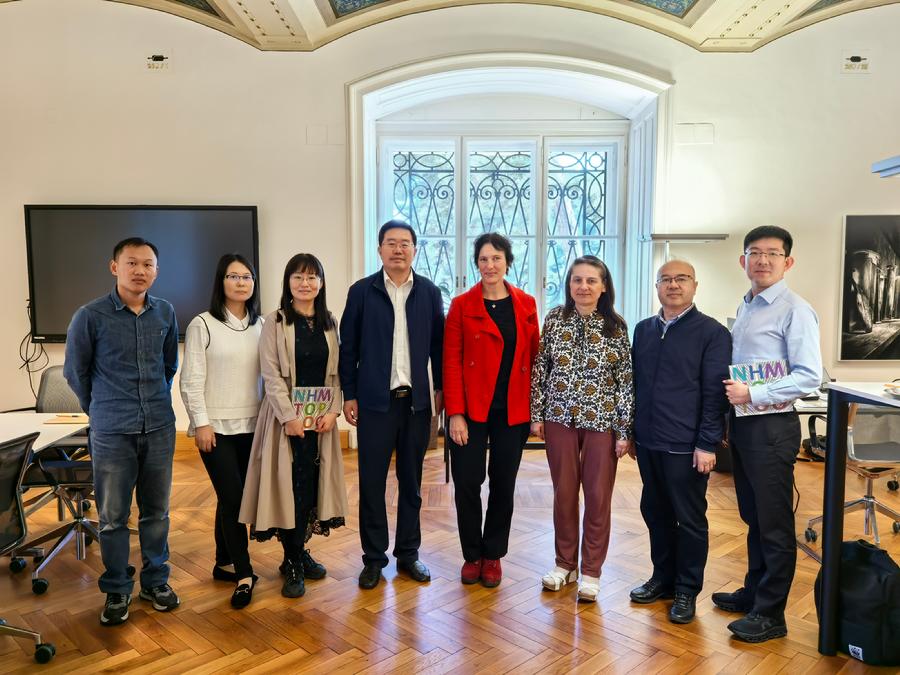 与维也纳自然史馆馆长交流