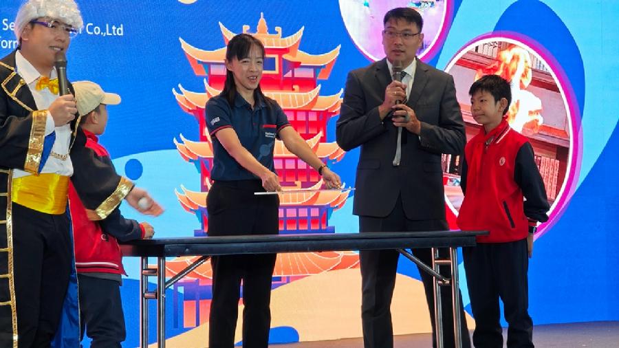 泰国国家科技馆弹跳表演秀