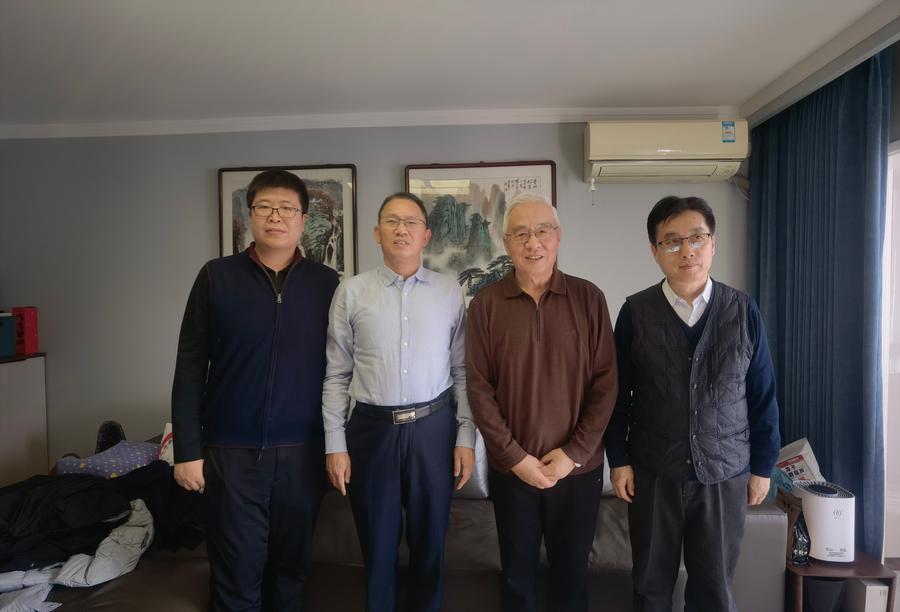 伍建民走访慰问老领导卢晓明