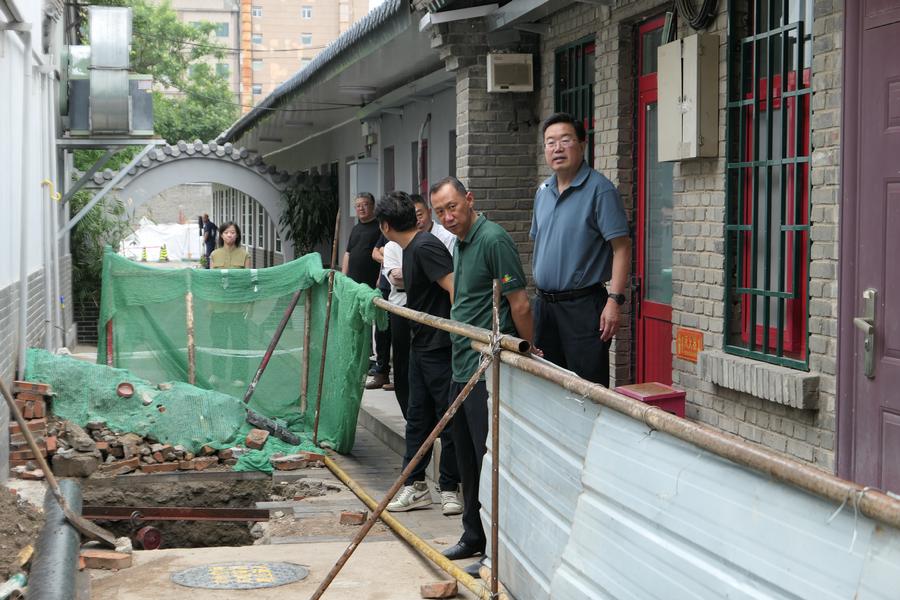 安全检查组进行现场检查