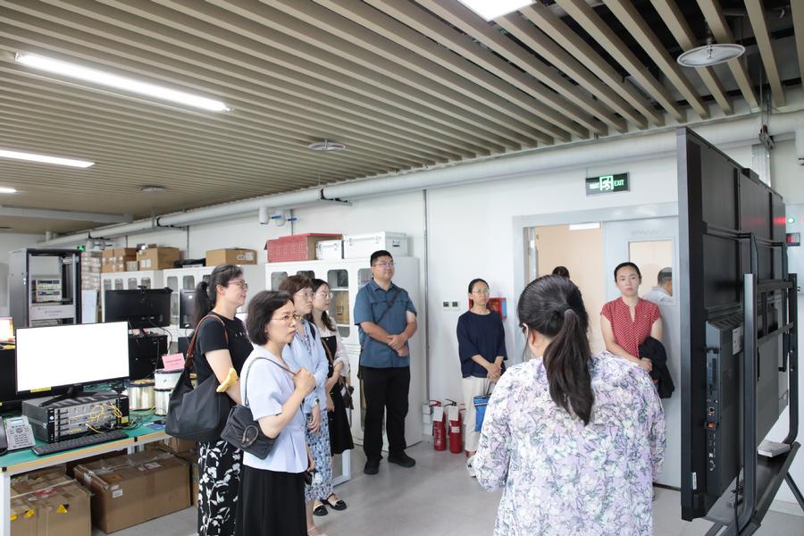 实验室参观现场